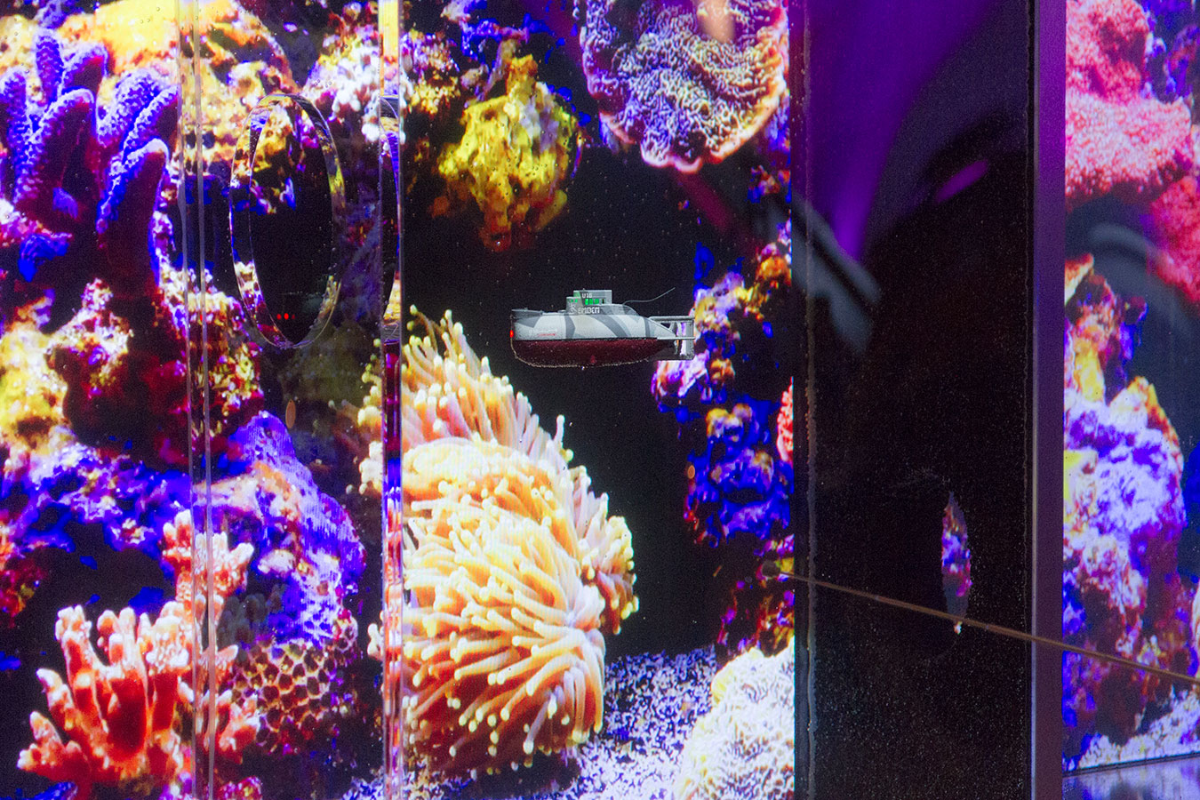 SeA Quest Aquarium - ponorka na ovládání od Event Interactive